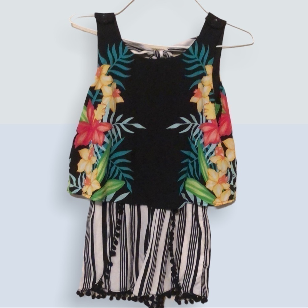 Takara Girls short romper, sz medium